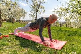 辟谣，并非与他人女友谈恋爱，埃纳社媒：一切都是剧本